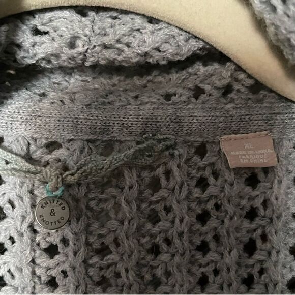 Knitted & Knotted cowl neck sweater - Picture 4 of 5
